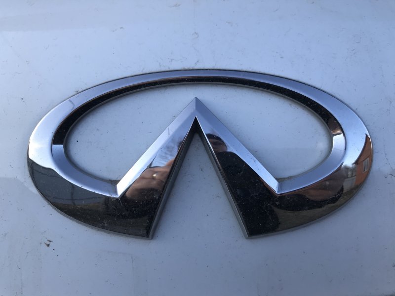 Шильдики Инфинити qx80