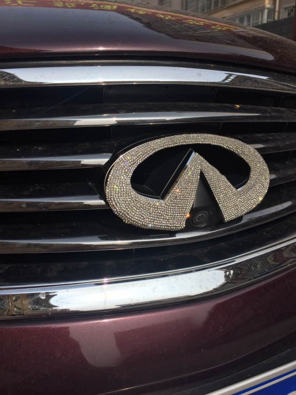 Шильдик Infiniti q70