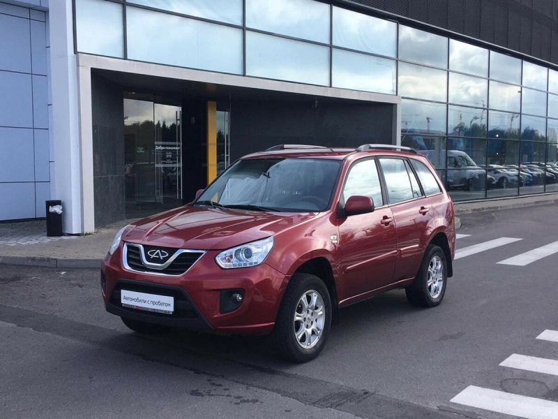 Chery Tiggo FL красная