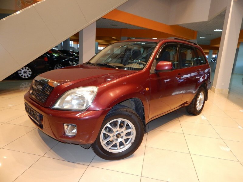 Chery Tiggo t11 красная