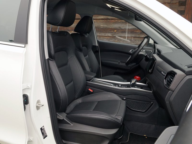 Chery Tiggo 4 салон сзади