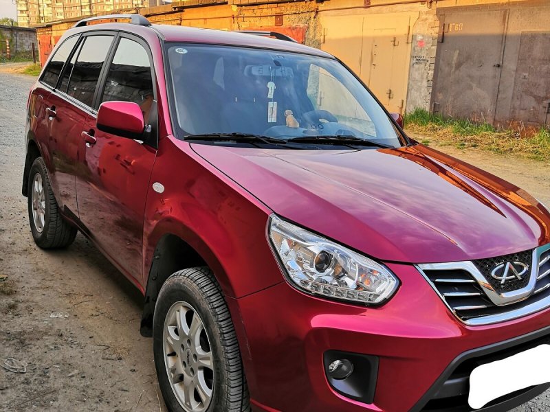 Chery Tiggo t11 красная