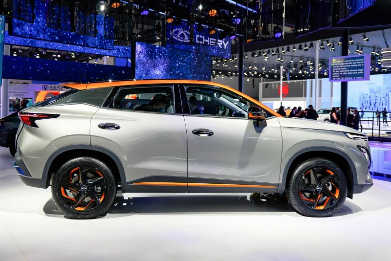 Кроссовер Omoda 5
