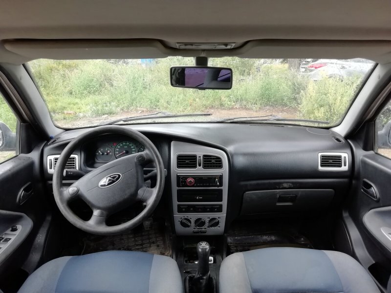 Mazda b-Series 2.5 МТ, 2006, фото салона