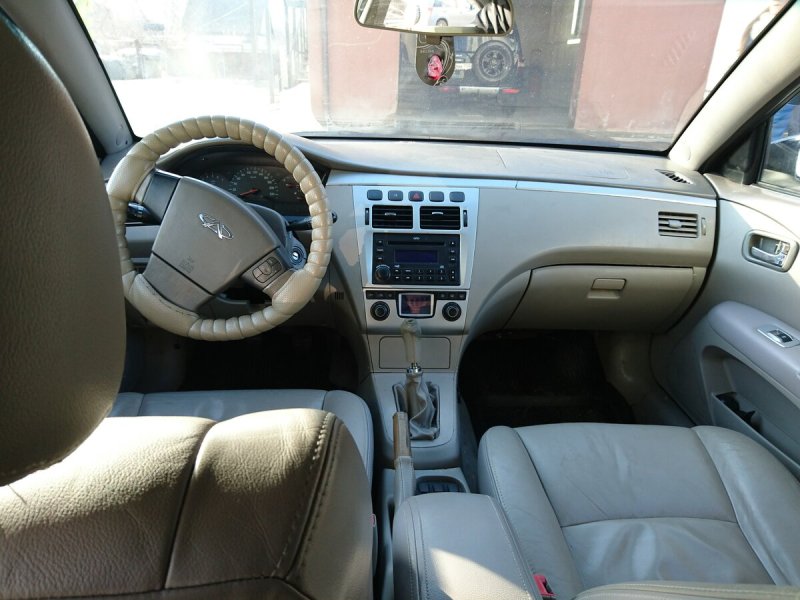 Chery fora 2007 года салон