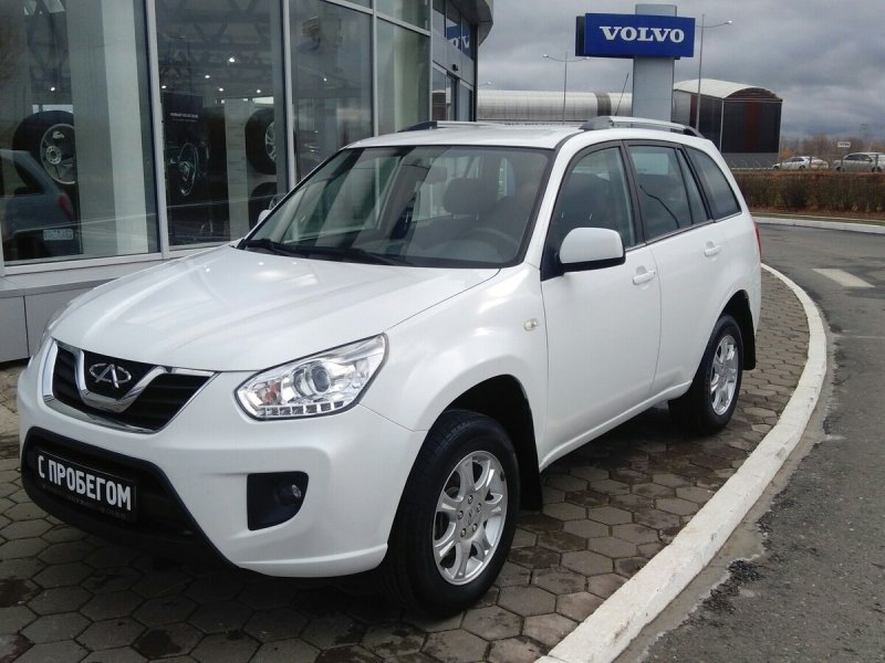 Chery Tiggo белая