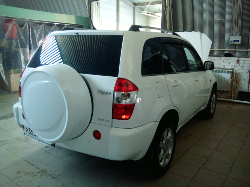 Chery Tiggo белая