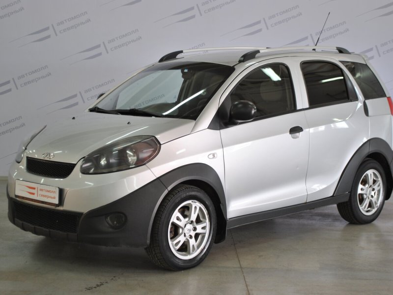 Машина Chery indis