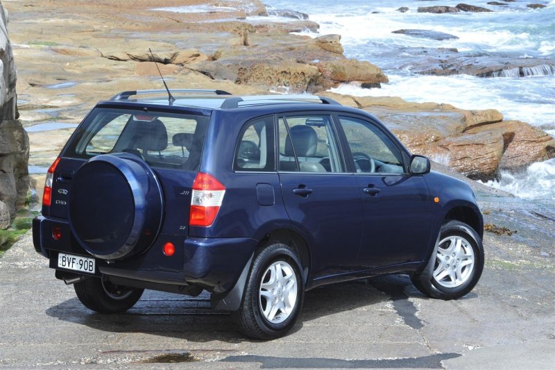 Chery Tiggo t11 красная