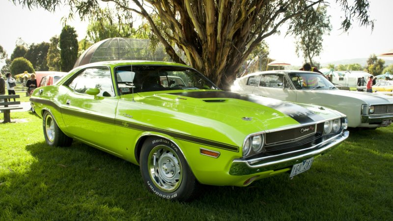 Dodge Challenger 1969 зеленый