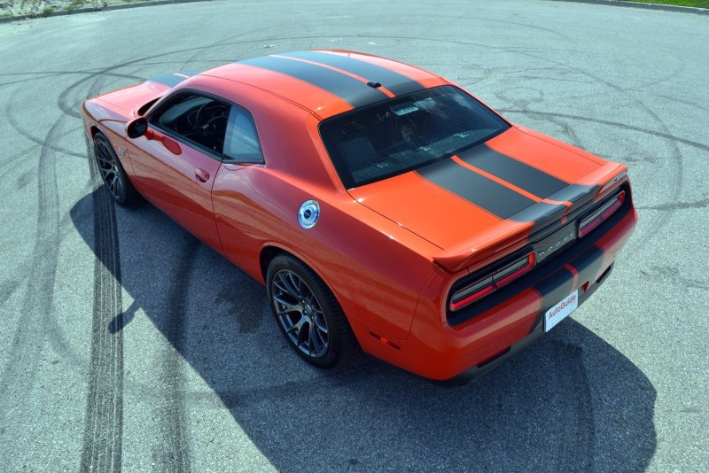 Dodge Challenger srt 392