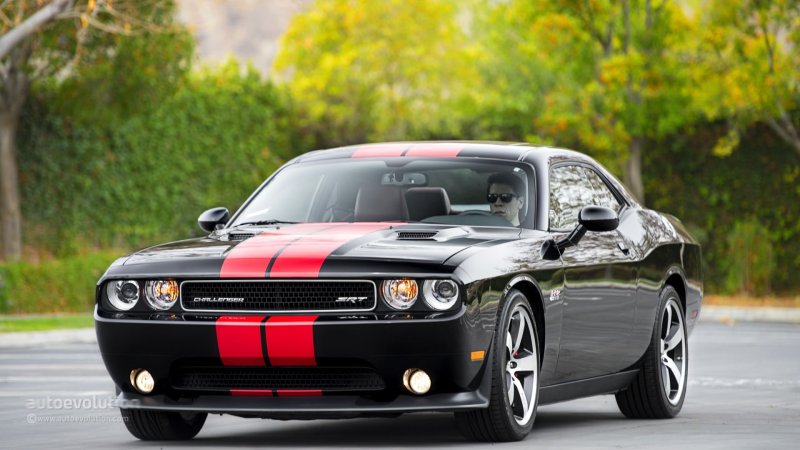 Dodge Challenger srt8 392