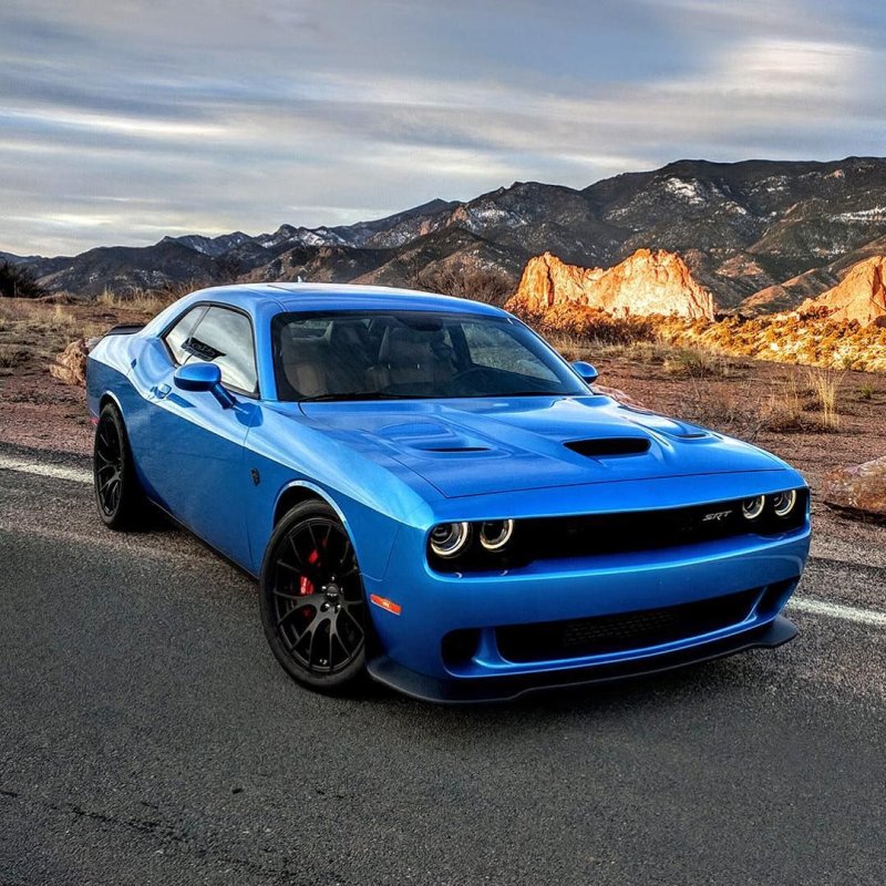 Dodge Challenger srt Hellcat