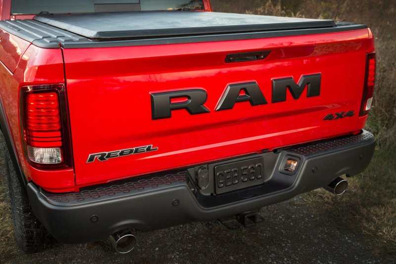 Ram 1500 сзади