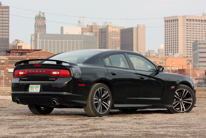 Dodge Charger srt8 2013