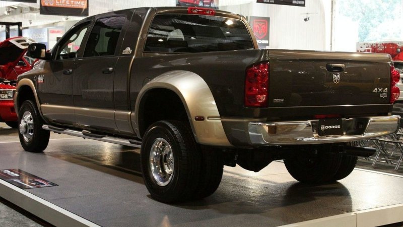 Dodge Ram 3500 Mega Cab