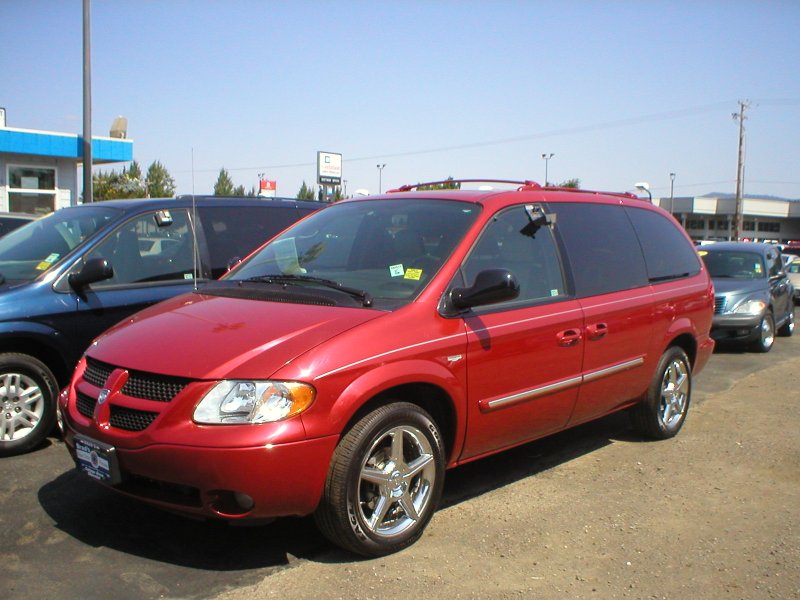Dodge Caravan 2004 красный