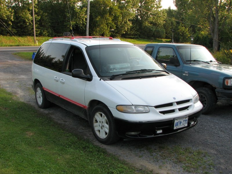 Dodge Caravan 3