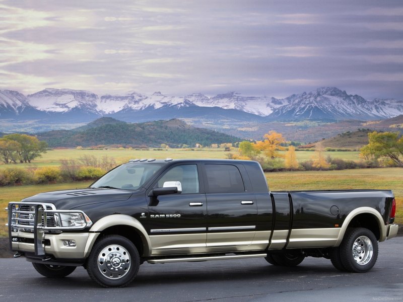 Dodge Ram 5500 long Hauler