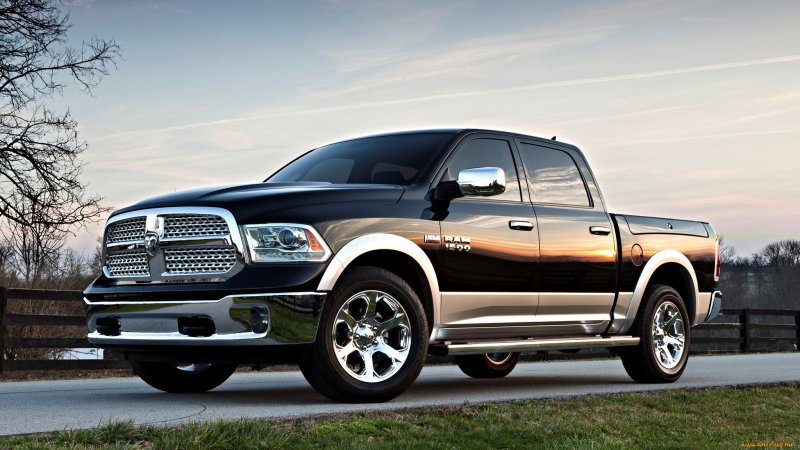 Dodge Ram 1500 Laramie Crew Cab