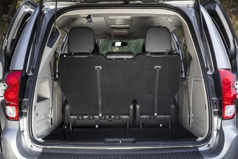 Dodge Grand Caravan 2002 багажник