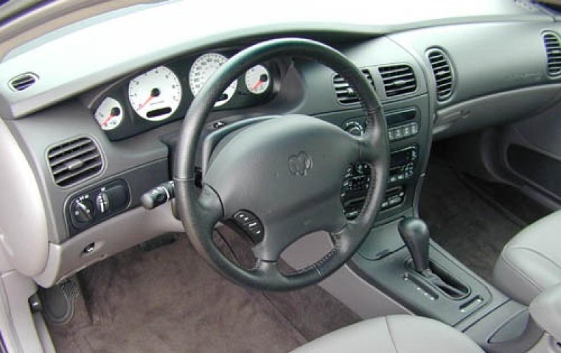 Dodge Intrepid 2002 салон