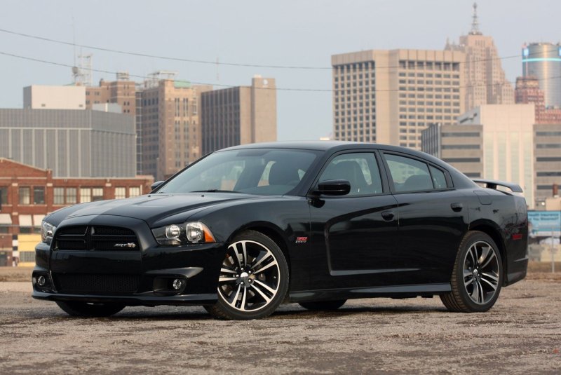 Dodge Charger srt8 2013