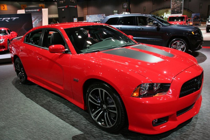 Dodge Charger srt8 2013