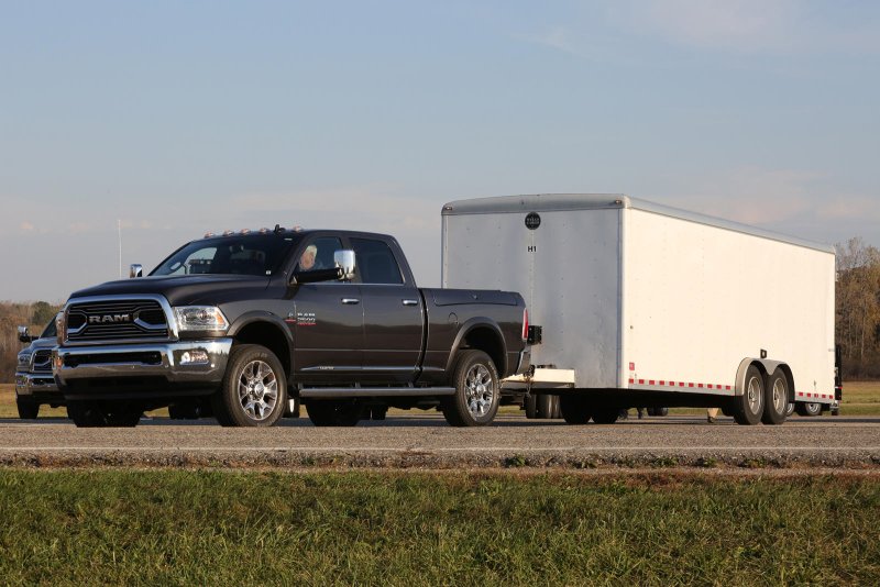 Dodge Ram 2500 тягач