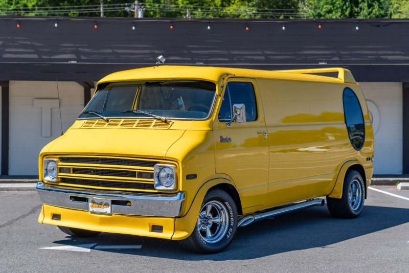 1977 Dodge Tradesman 200