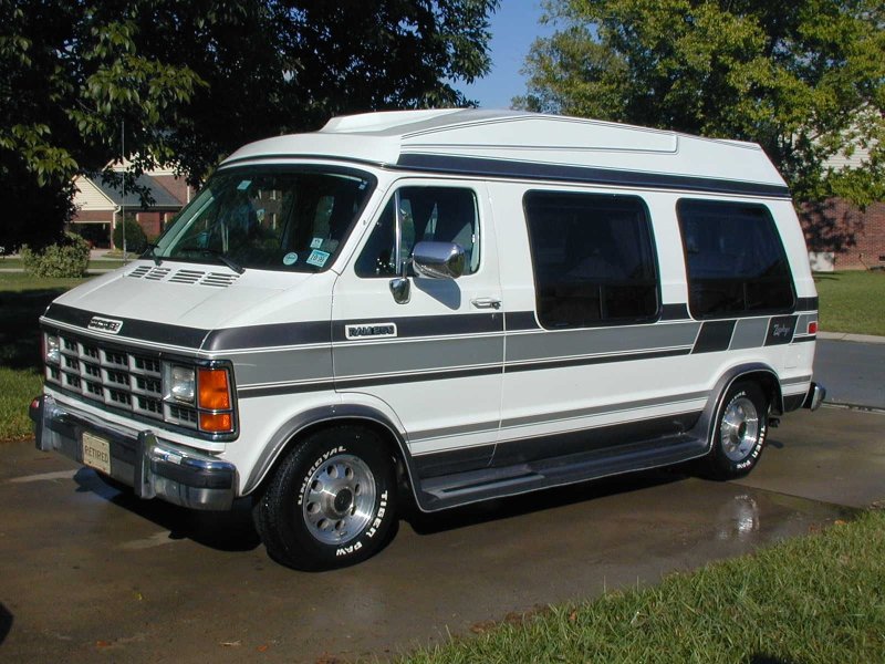 Dodge Ram van b250