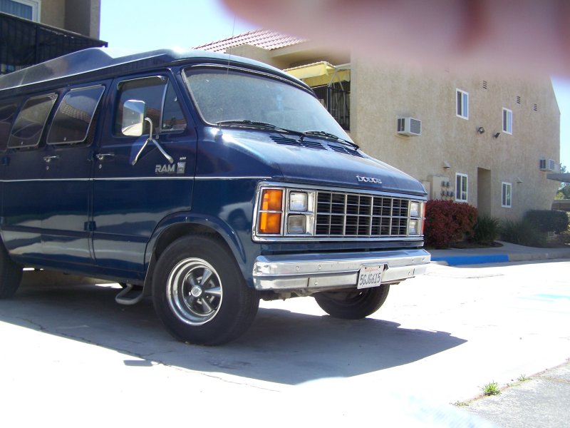 Dodge Ram van 350