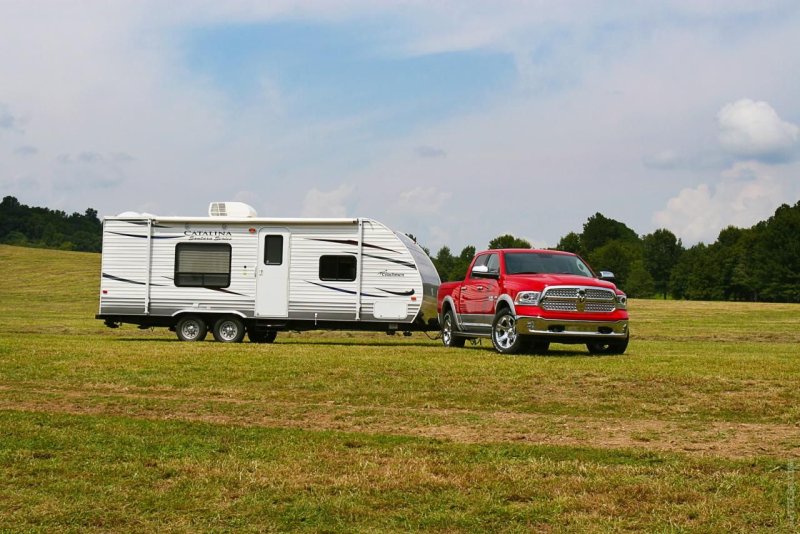 Dodge Ram автодом прицеп