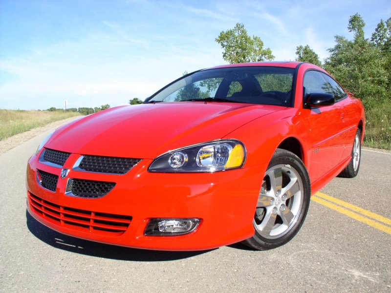 Машина dodge Stratus