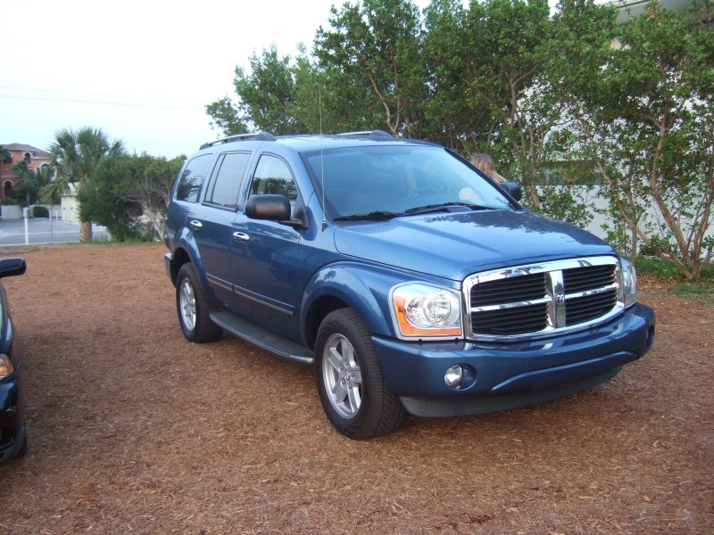 Dodge Durango 2004 спереди