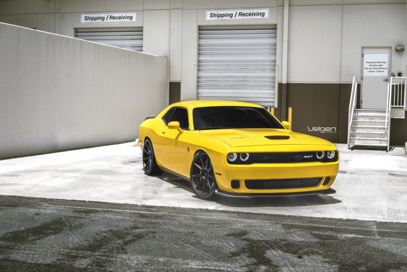 2017 Dodge Challenger srt Hellcat Yellow