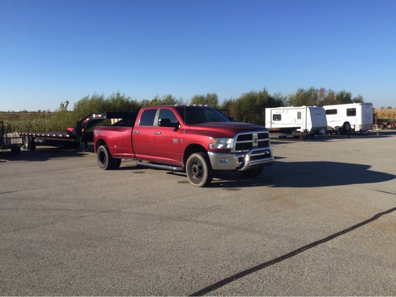 Dodge Ram 3500 с прицепом