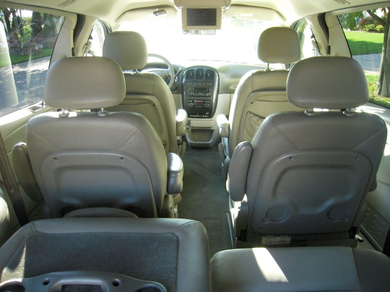 Dodge Caravan 2005 салон