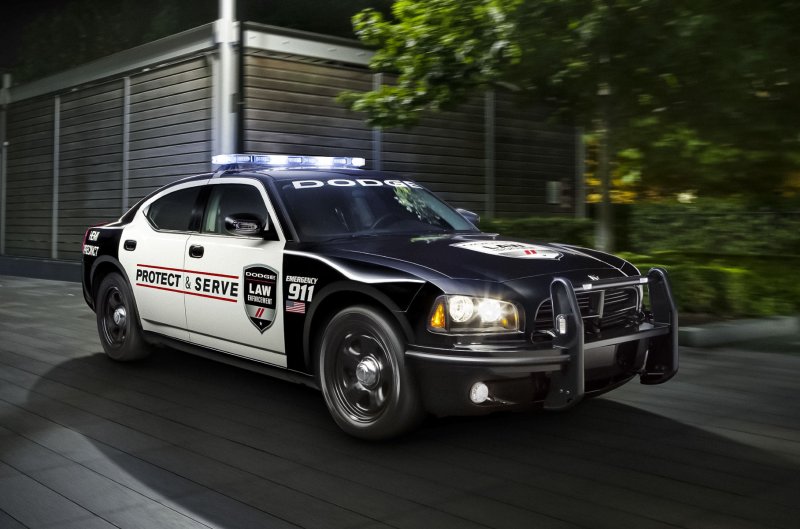 Полицейская машина dodge Charger Pursuit