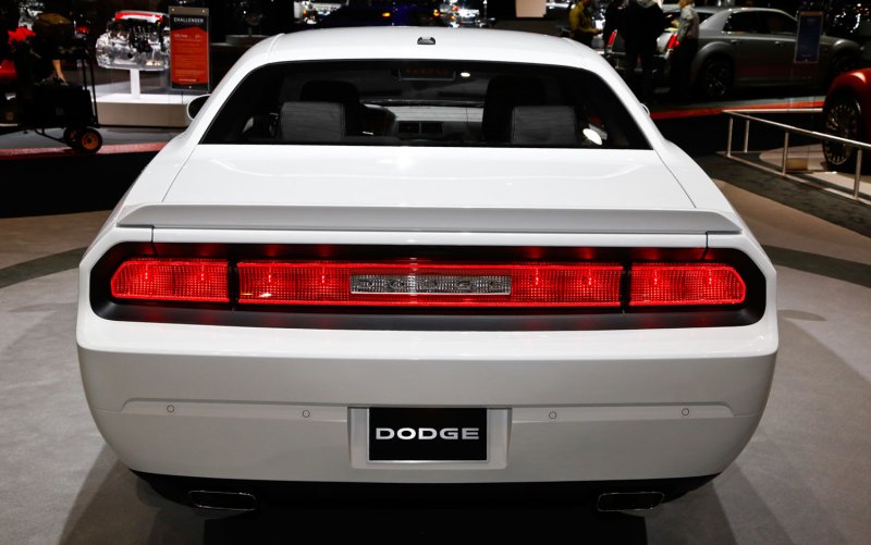Dodge Challenger 2014 сзади