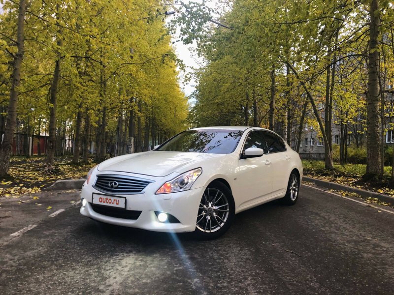 Infiniti g25 седан