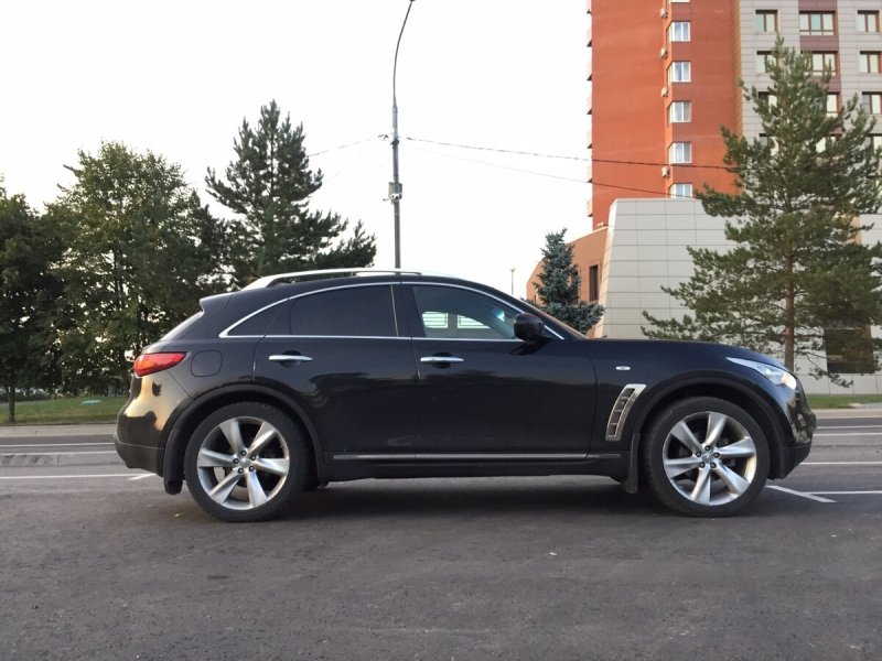 Infiniti fx35 черный