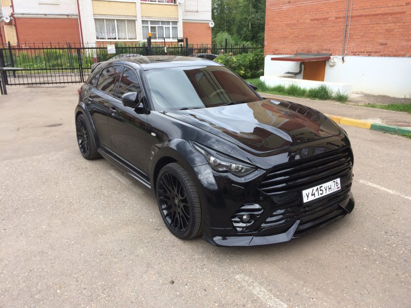 Infiniti fx35 Renegade черный