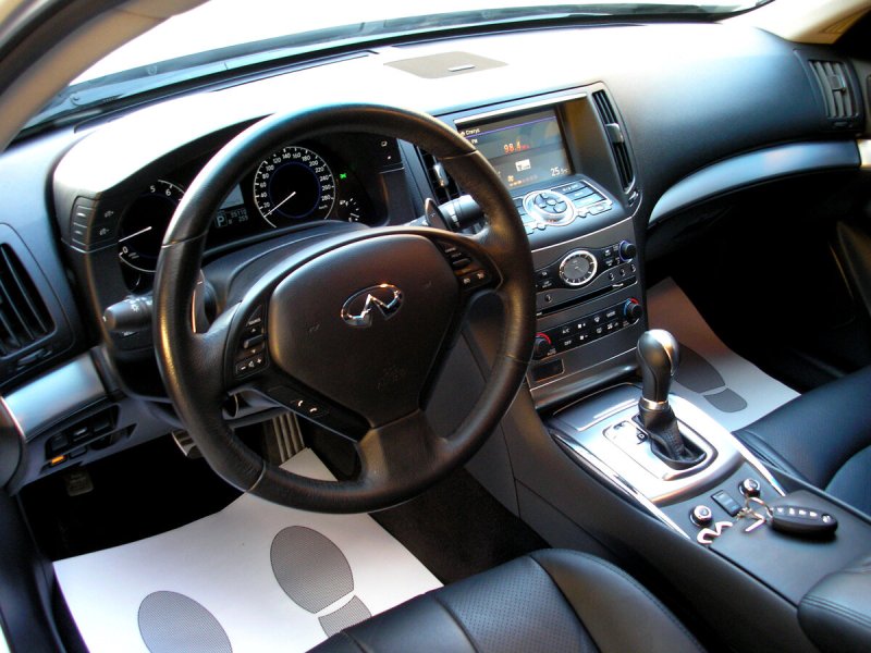 Infiniti g25 салон