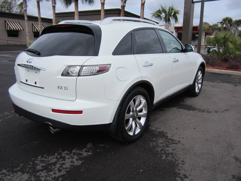 Infiniti fx35 White