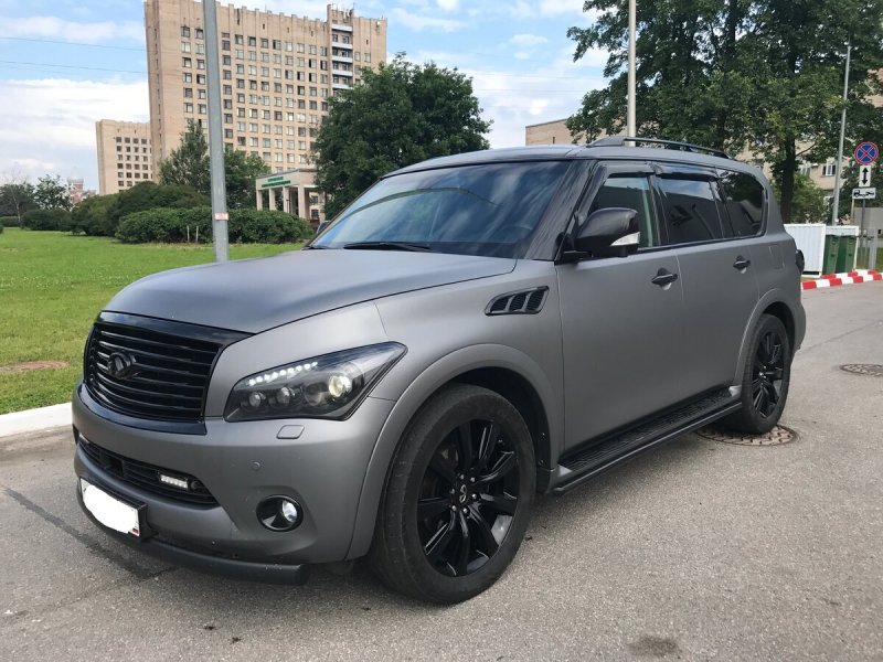 Инфинити qx56 серый