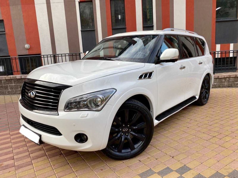 Инфинити qx56 белый