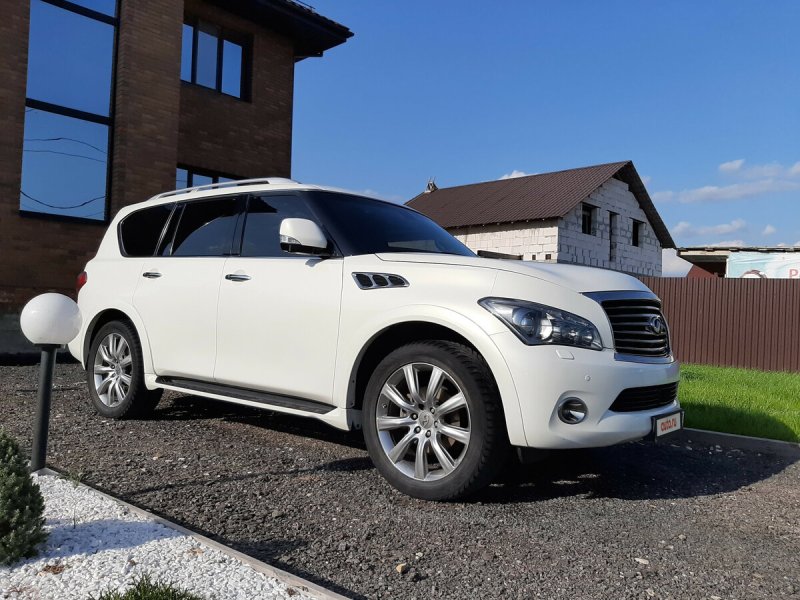 Infiniti qx56 белый