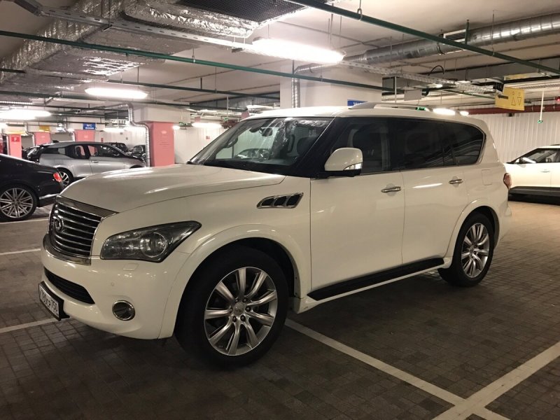 Infiniti qx56 II