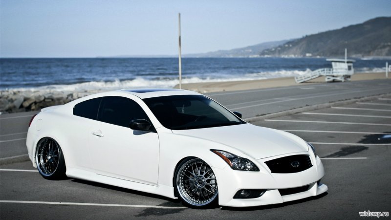 Infiniti g37 White